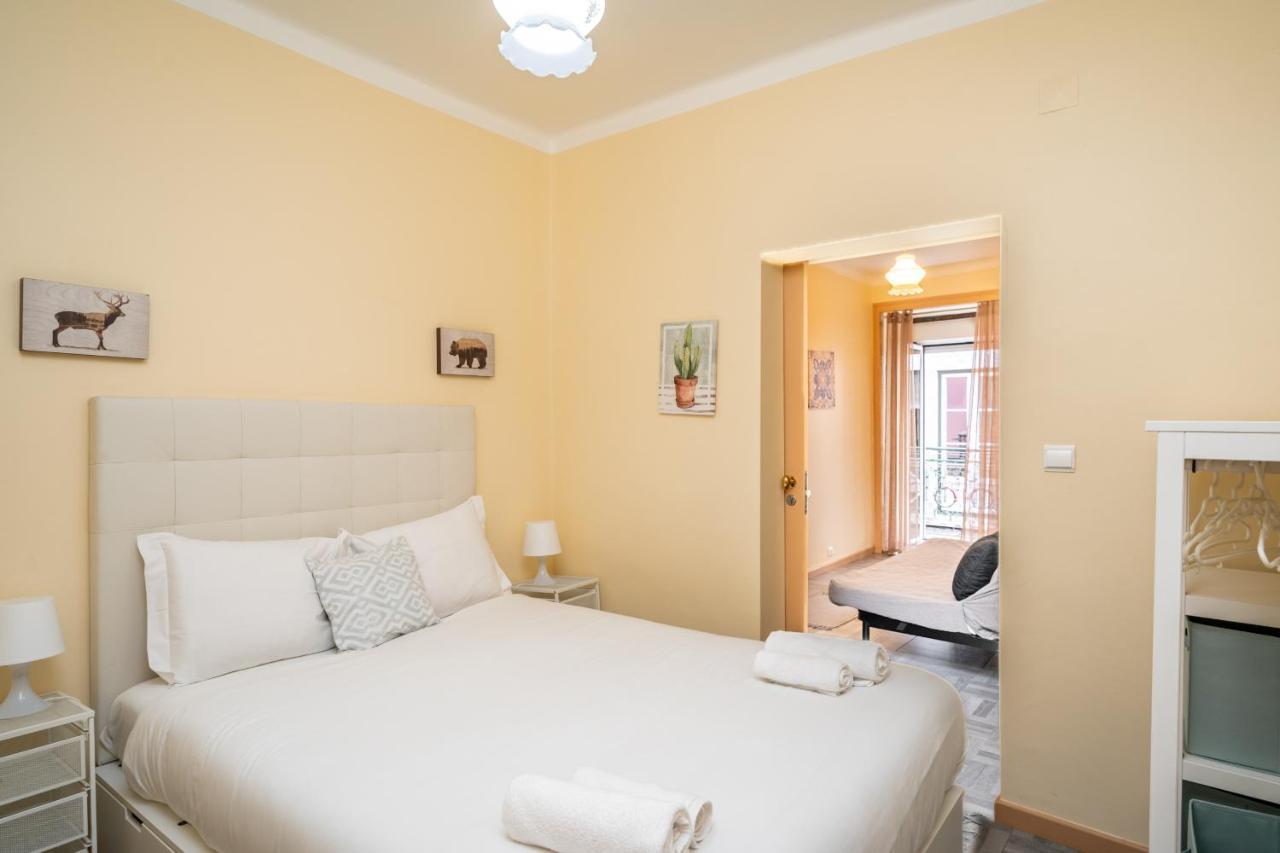 Cozy One Bedroom Apt In Historic Location - Carmo Lissabon Buitenkant foto