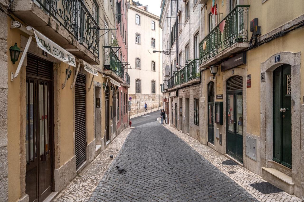 Cozy One Bedroom Apt In Historic Location - Carmo Lissabon Buitenkant foto