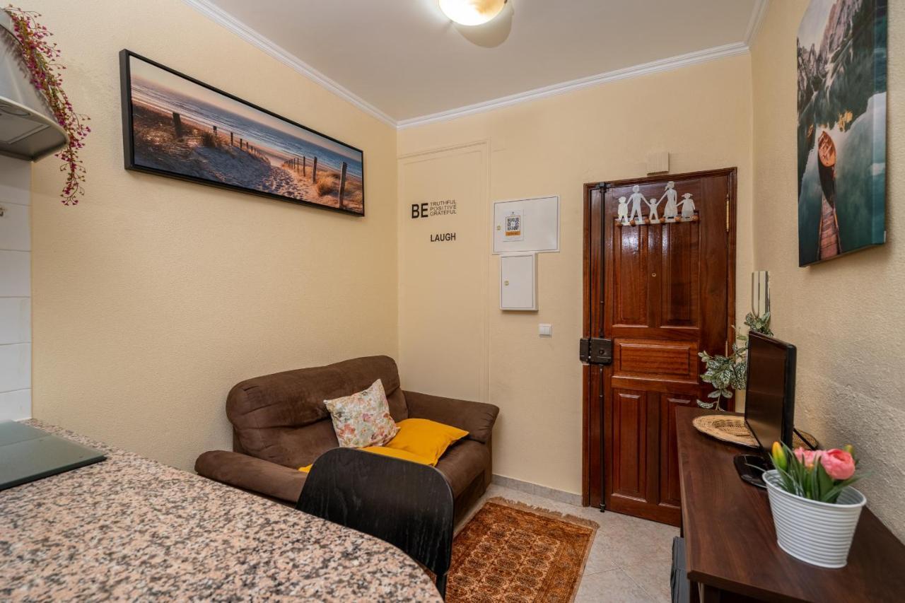 Cozy One Bedroom Apt In Historic Location - Carmo Lissabon Buitenkant foto