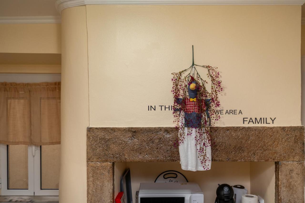 Cozy One Bedroom Apt In Historic Location - Carmo Lissabon Buitenkant foto