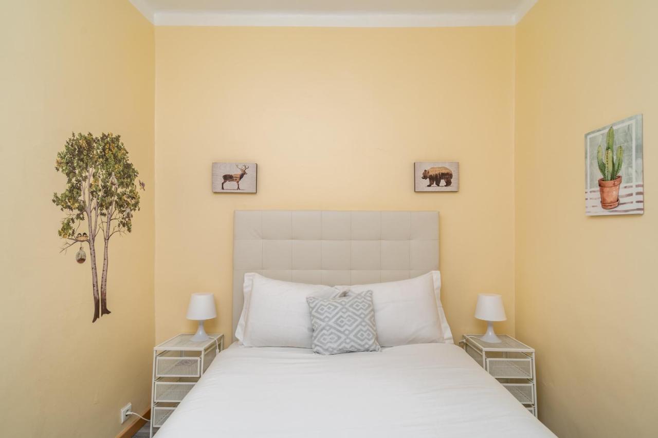 Cozy One Bedroom Apt In Historic Location - Carmo Lissabon Buitenkant foto