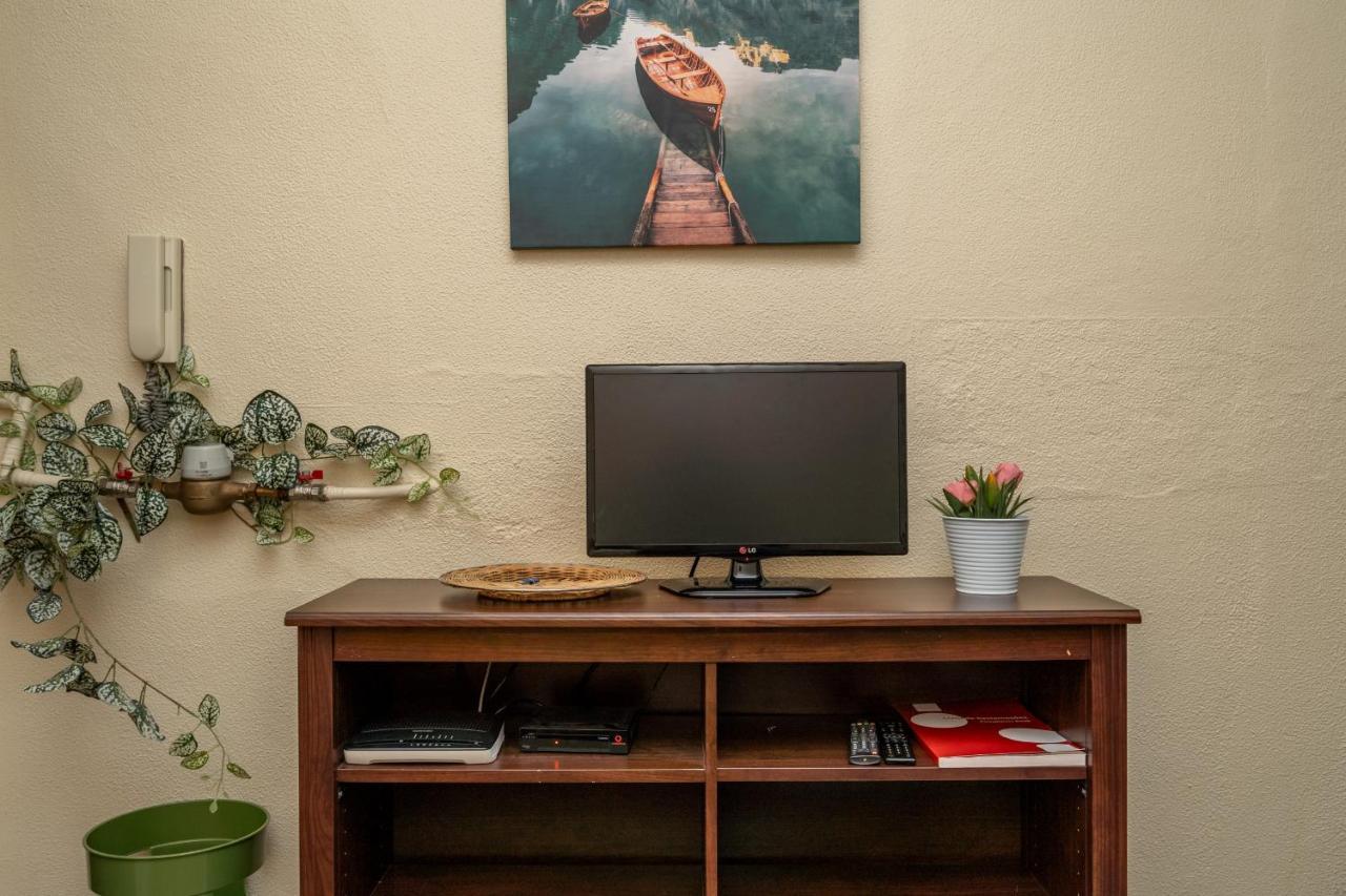 Cozy One Bedroom Apt In Historic Location - Carmo Lissabon Buitenkant foto