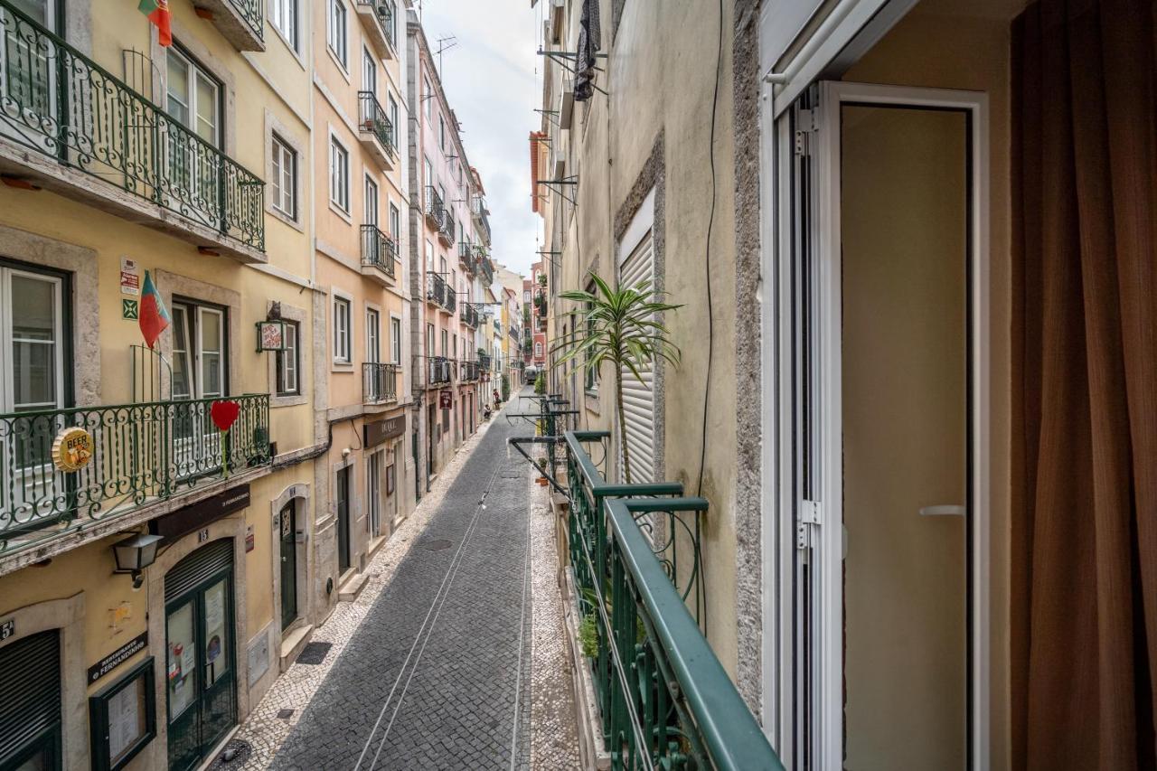 Cozy One Bedroom Apt In Historic Location - Carmo Lissabon Buitenkant foto
