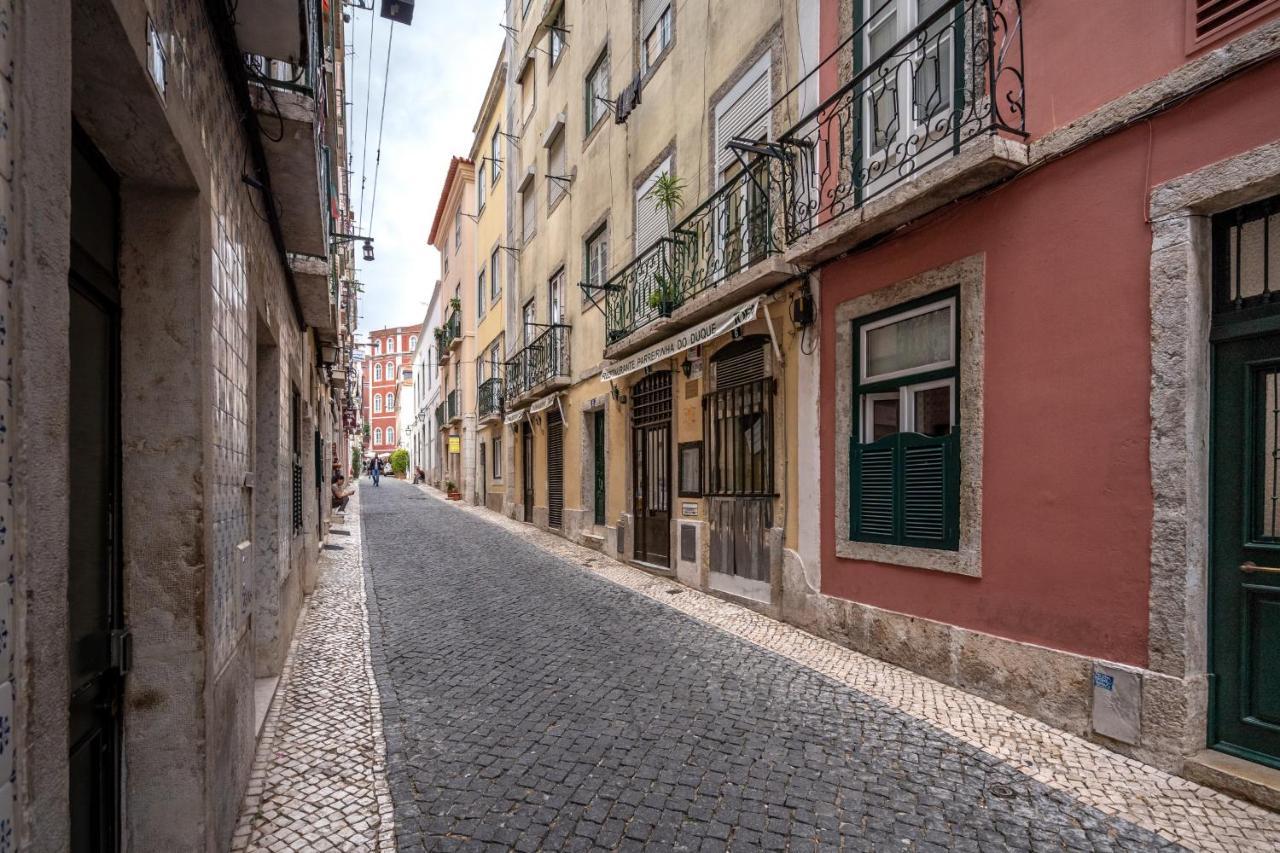 Cozy One Bedroom Apt In Historic Location - Carmo Lissabon Buitenkant foto